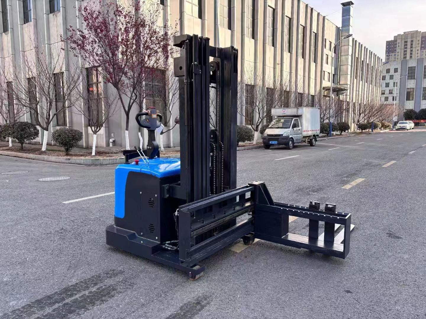 electric pallet stacker for warehouse