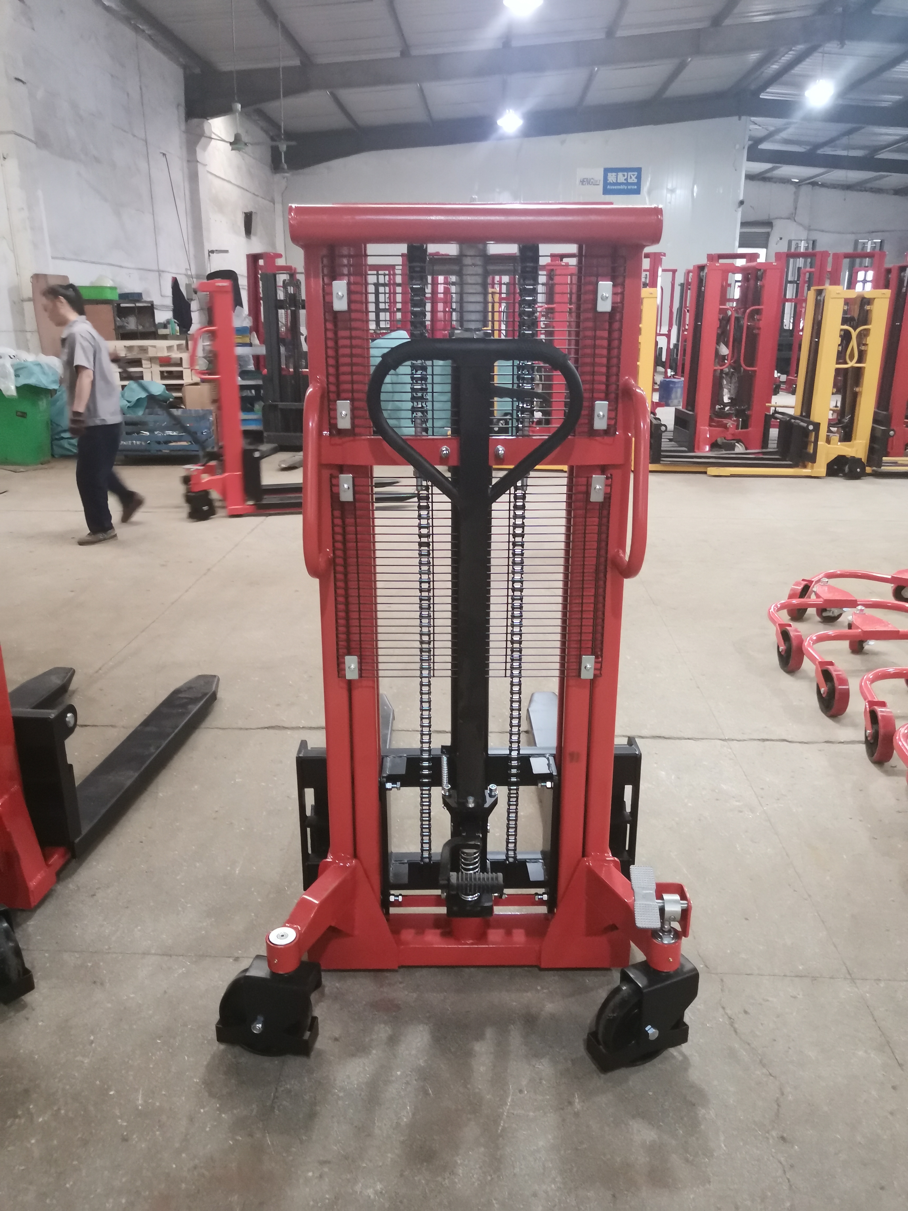 可调节货叉整体图3