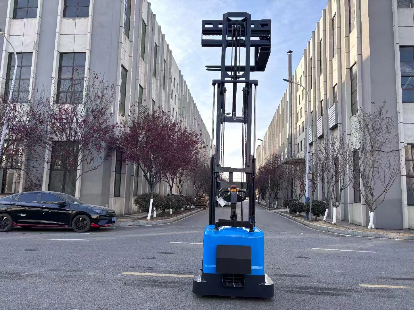 electric pallet stacker manufacturer