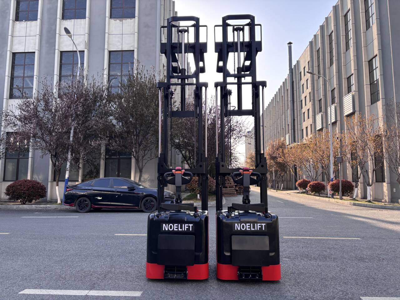 electric pallet stacker
